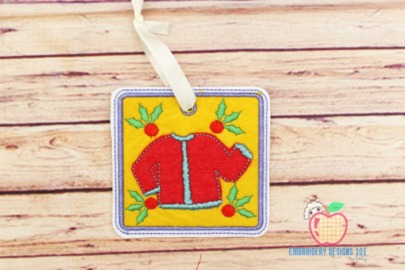Christmas Sweater Ornament: A Charmingly Classic Gift Design